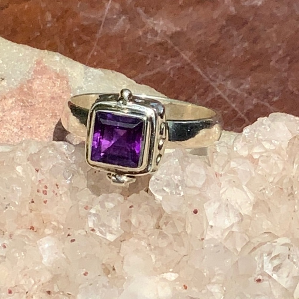 AMETHYST 925 STERLING SILVER POISON RING, SIZE 8.25